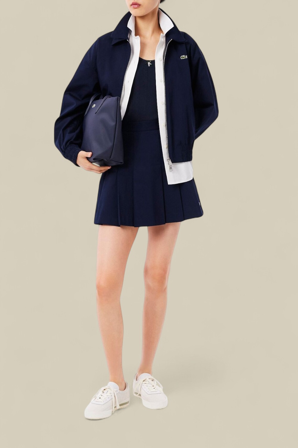 תמונת כל הלוק של גופיית פוינטל